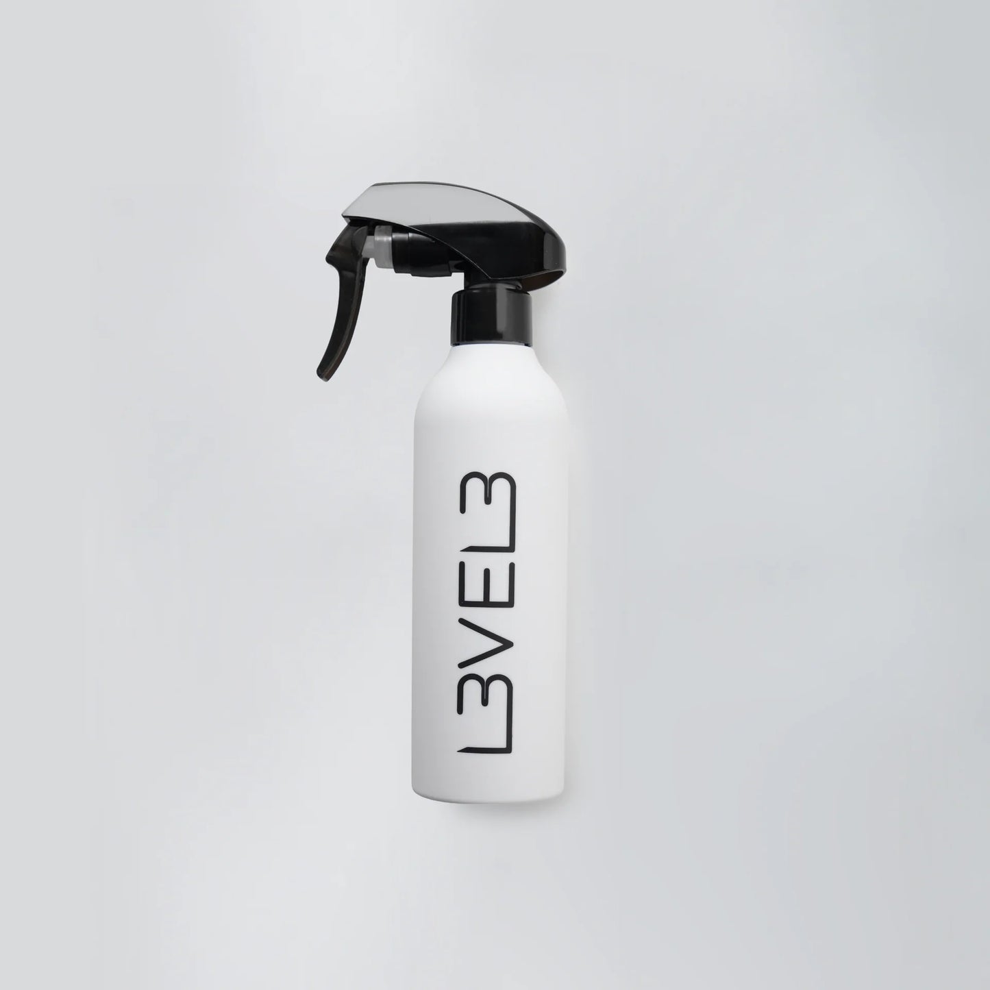 LEVEL 3 Rubberized Spray Bottle Fine Mist for Barbers 8oz (White/Gray)